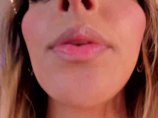 MelissaMoore webcam