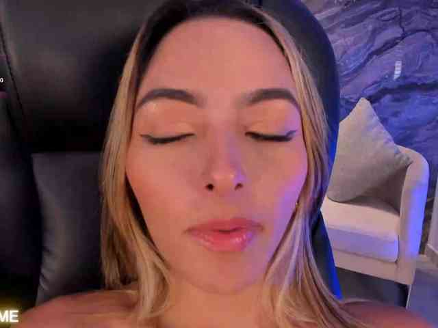 MelissaMoore webcam