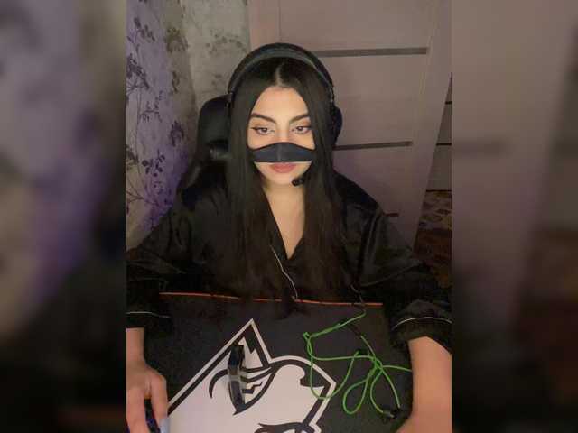 le modèle Aloeloea est en webcam porno dans un show sur le site bongacams, il possède les tags suivants: White/Caucasian,Brunette,Shaved