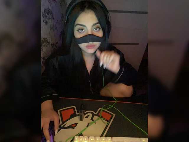 aloeloea's BongaCams show and profile