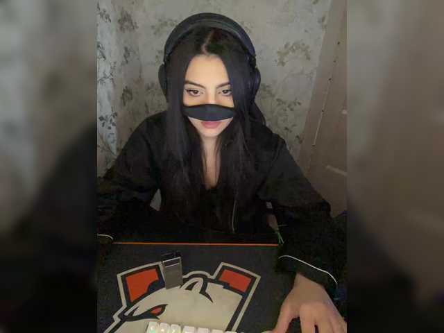 aloeloea's BongaCams show and profile