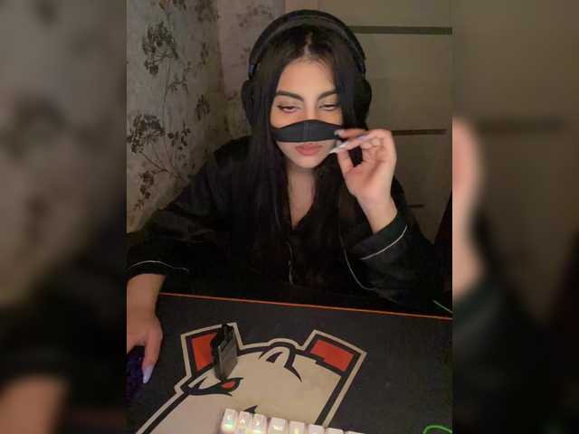 aloeloea's BongaCams show and profile