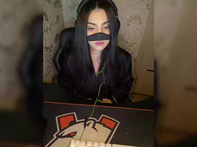 aloeloea's BongaCams show and profile