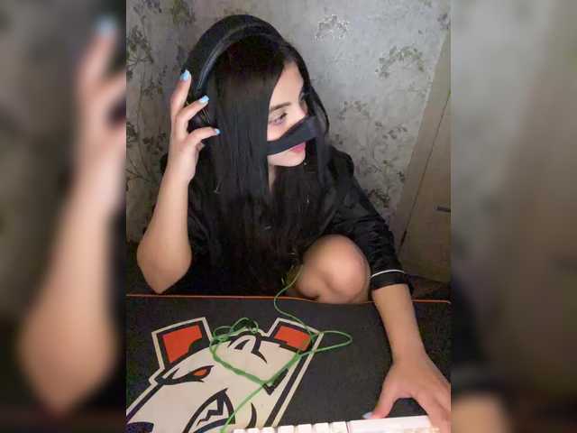 aloeloea's BongaCams show and profile