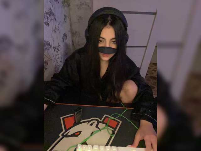 aloeloea's BongaCams show and profile