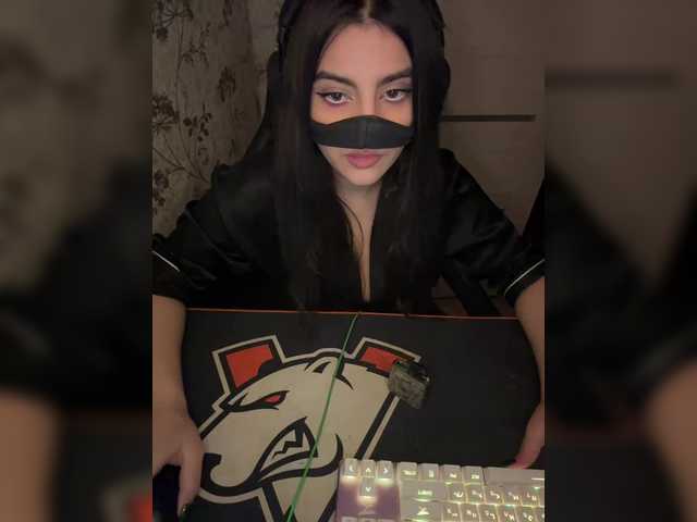 aloeloea's BongaCams show and profile