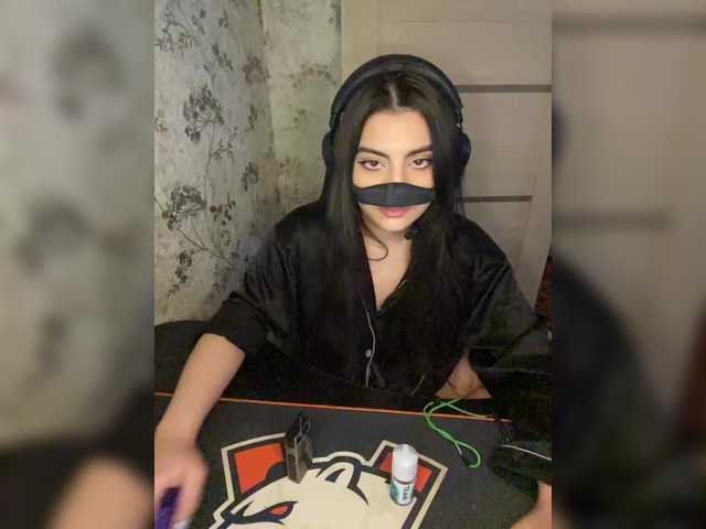 aloeloea's BongaCams show and profile