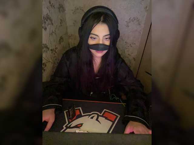 aloeloea's BongaCams show and profile