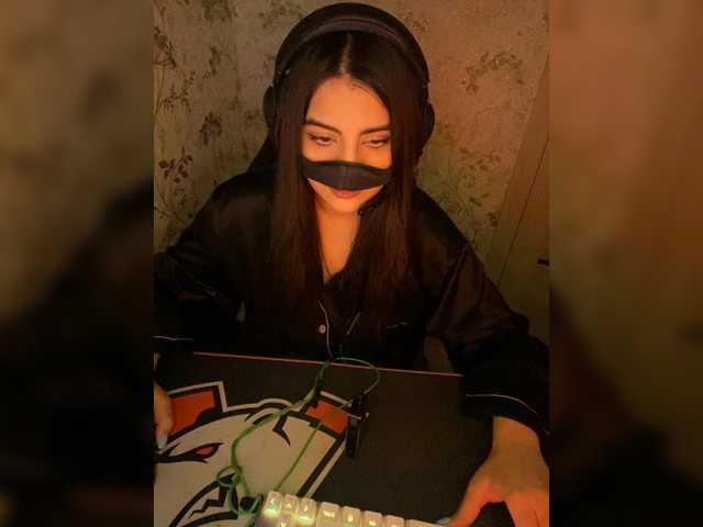 aloeloea's BongaCams show and profile