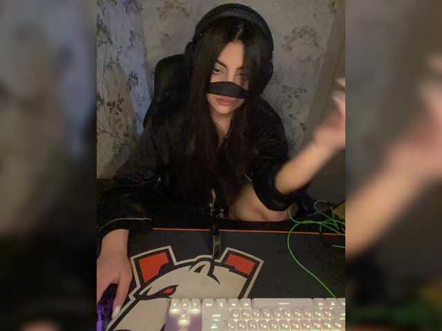 aloeloea's BongaCams show and profile