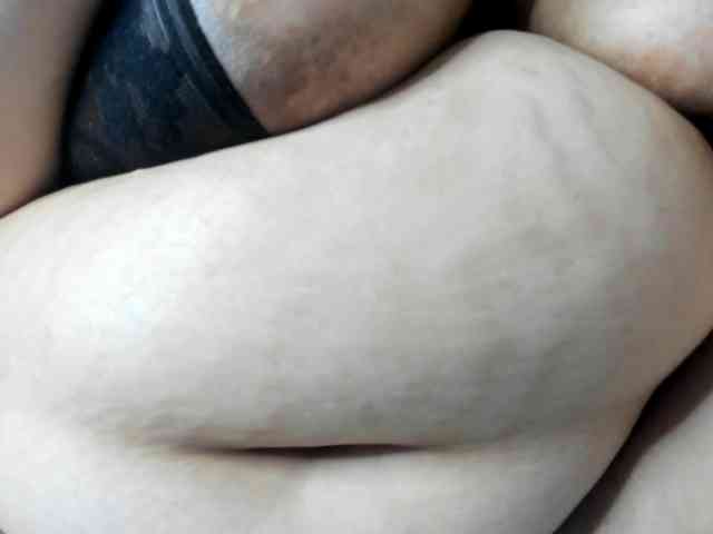 AlondraZaens webcam