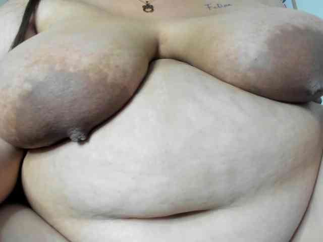 AlondraZaens webcam