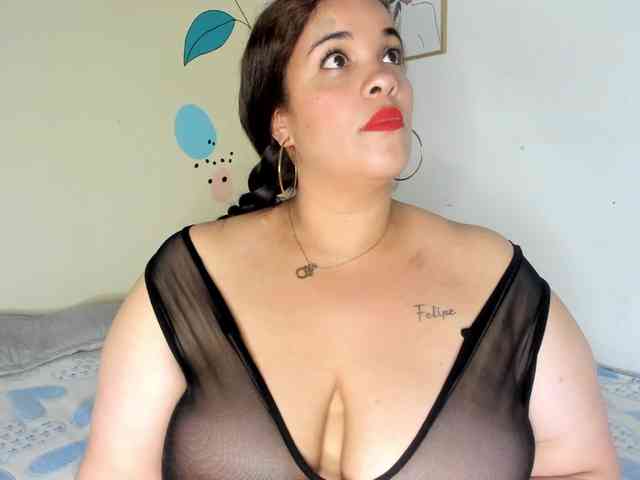 AlondraZaens webcam