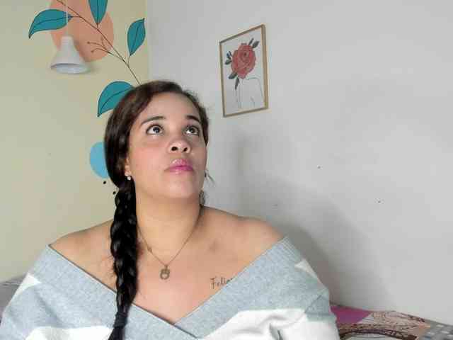 AlondraZaens webcam