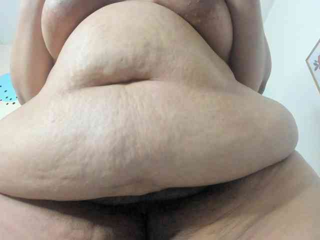AlondraZaens webcam