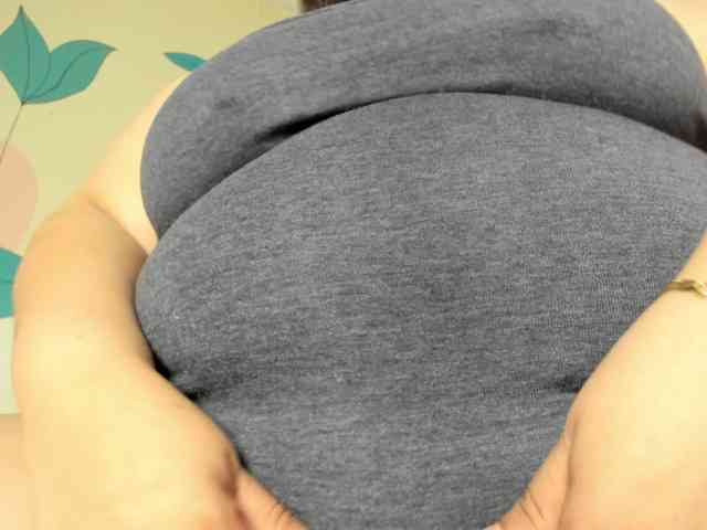 AlondraZaens webcam