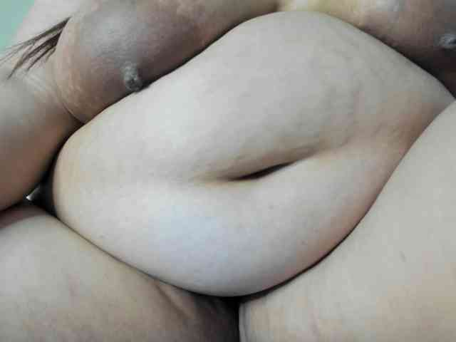 AlondraZaens webcam