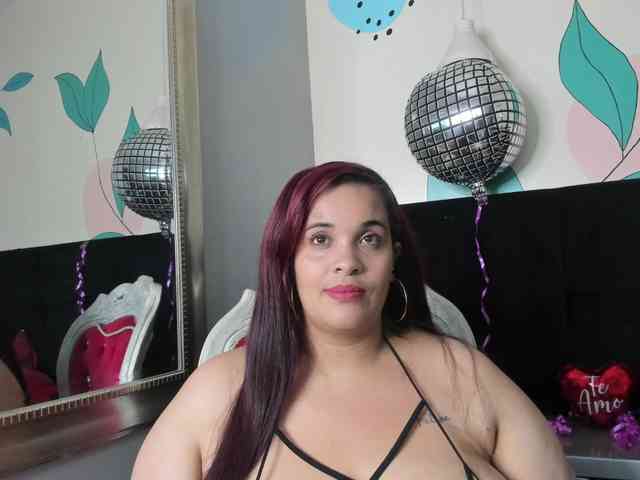 AlondraZaens webcam
