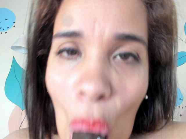 AlondraZaens webcam