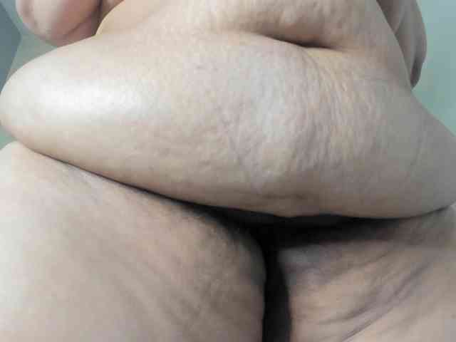 AlondraZaens webcam