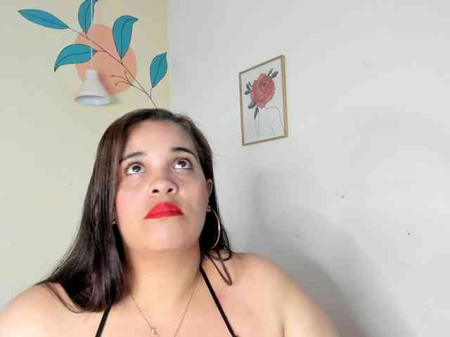 AlondraZaens webcam