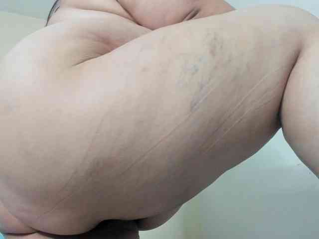 AlondraZaens webcam