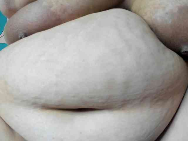 AlondraZaens webcam