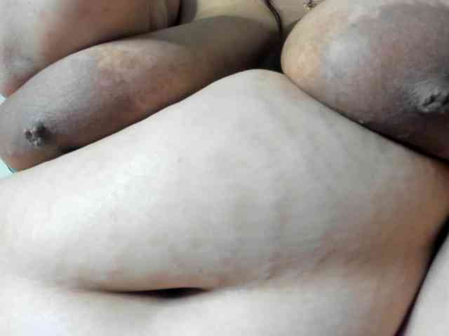 AlondraZaens webcam