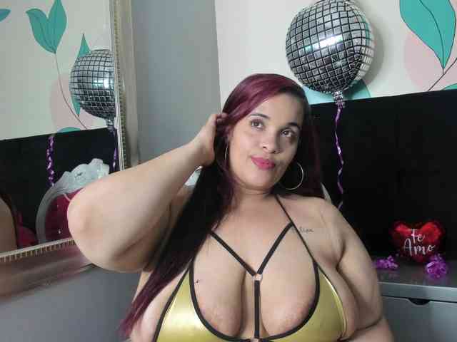AlondraZaens webcam