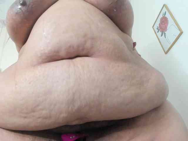 AlondraZaens webcam