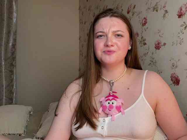 IamLovenda webcam