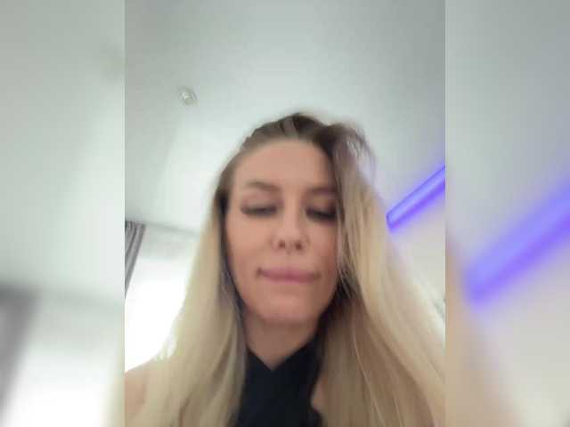 Lovensesgirl's BongaCams show and profile