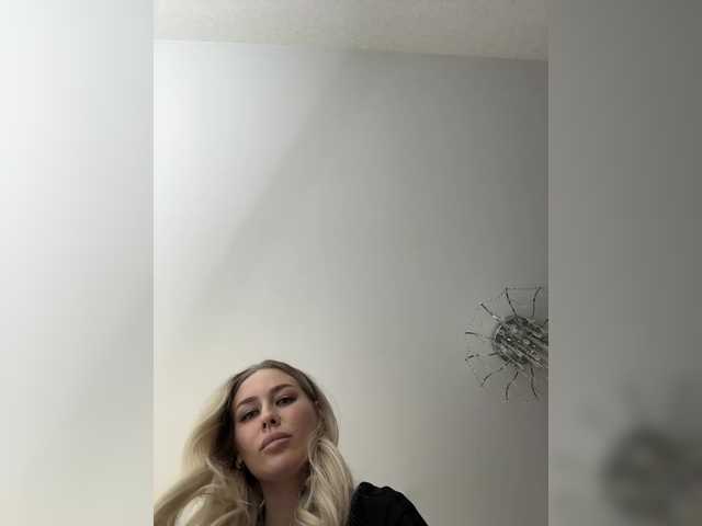 Lovensesgirl live cam