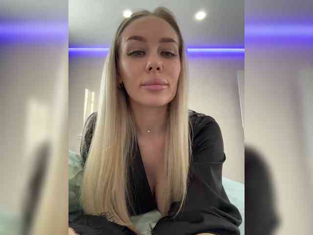 onerror='this.onerror=null;loadblack(this);'Lovensesgirl