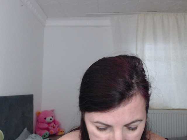 Natalyaredd's BongaCams show and profile