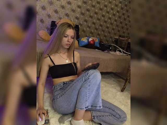 Darina24's BongaCams show and profile