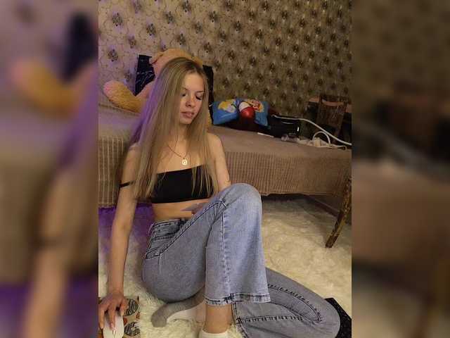 Darina24's BongaCams show and profile