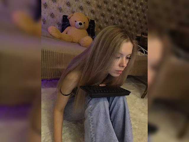 Darina24's BongaCams show and profile