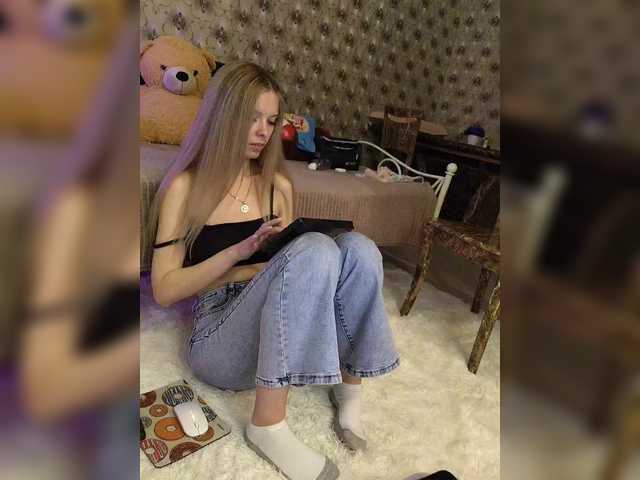 Darina24's BongaCams show and profile