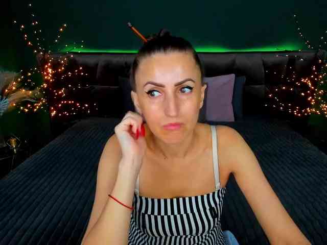 RebecaDiamond webcam