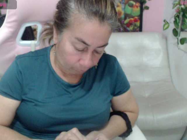 Evil-neighbor's BongaCams show and profile