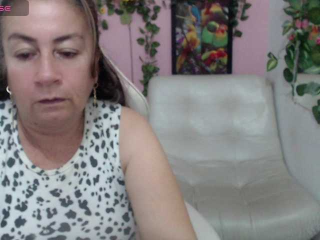 Evil-neighbor's BongaCams show and profile