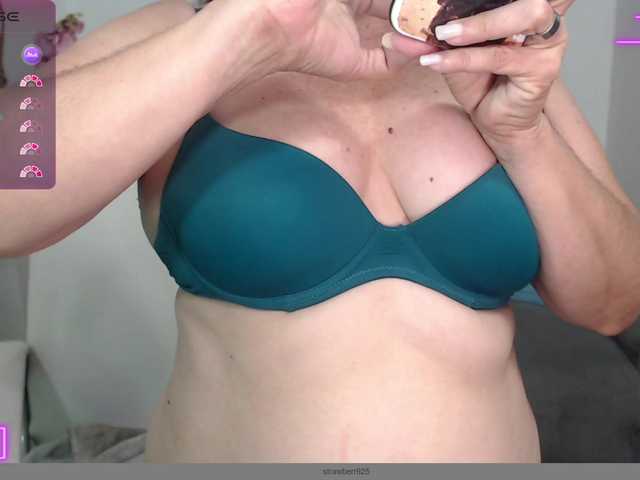 Evil-neighbor webcam bongacams model stream image