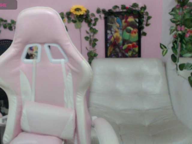 Evil-neighbor's BongaCams show and profile