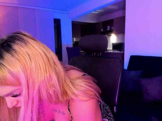 KendallCurkov Live Webcam on BongaCams