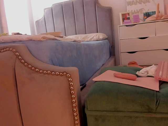 TinyRouse's BongaCams show and profile