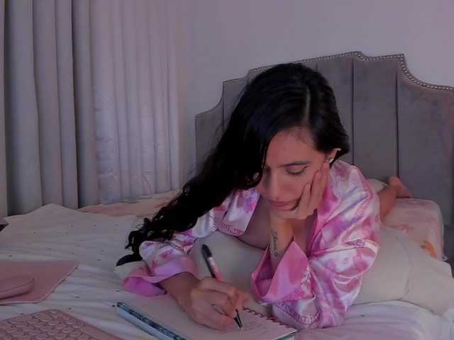 TinyRouse's BongaCams show and profile