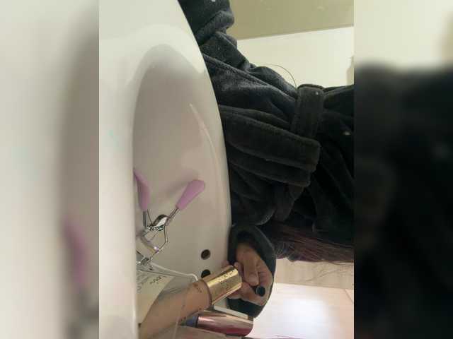 TinyRouse's BongaCams show and profile