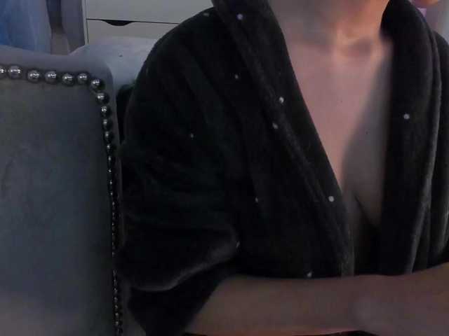 TinyRouse's BongaCams show and profile