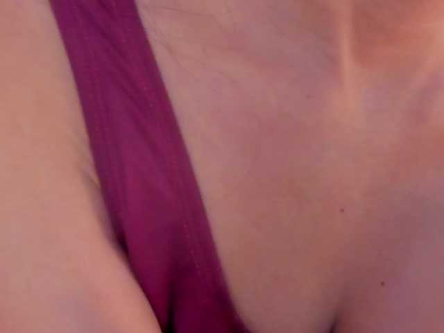 TinyRouse's BongaCams show and profile